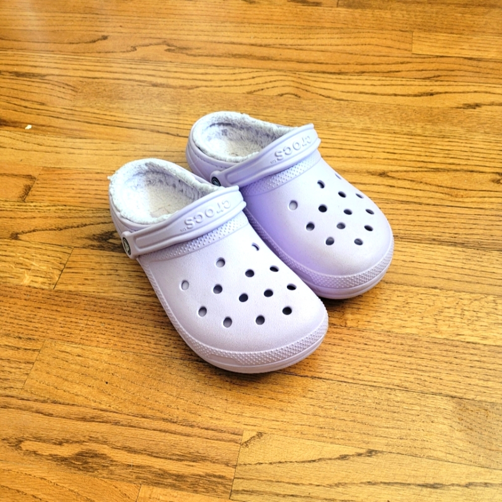 Velvet color crocs
